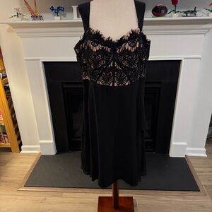Black Lace-Detail Sleeveless Dress - Elegant Evening Wear